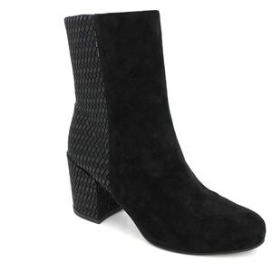 Sacha  London Skye boots Sz 9 New display model